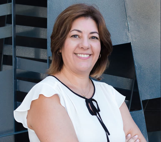 <em>Laura Hernandez</em>